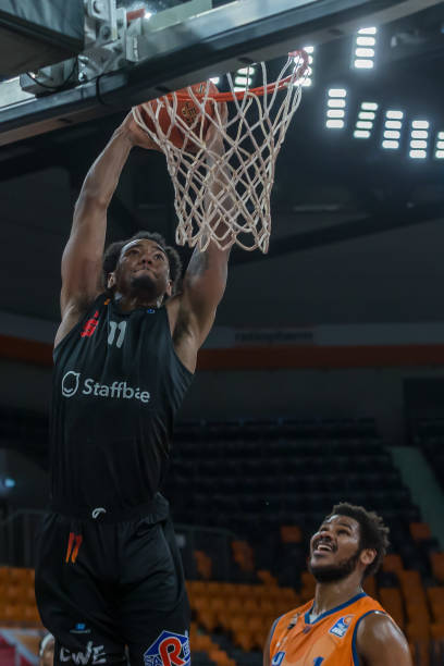 也是对他们 也是对他们